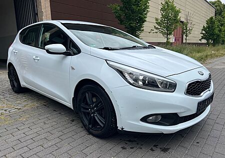 Kia Cee'd / Ceed 1.4 CVVT Edition 7