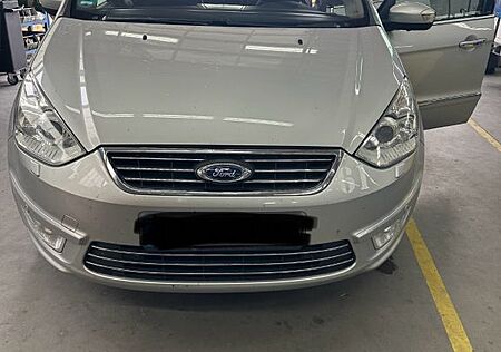 Ford Galaxy 2,2 TDCi 147kW DPF Titanium Titanium