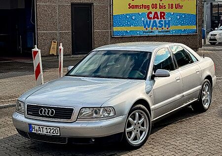 Audi A8 D2 2.8 V6 tiptronic quattro