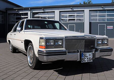 Cadillac Fleetwood Brougham 1982, ehrlicher Zustand!