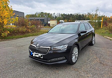Skoda Superb Combi 2.0 TDI DSG MATRIX AHK NAVI LEDER