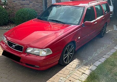 Volvo V70 in R Optik (viele Neuteile verbaut)