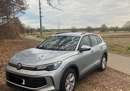 VW Tiguan Volkswagen 2.0 TDI SCR DSG -