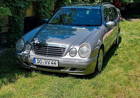 Mercedes-Benz E 320 Elegance, Designo, Bose, sehr gepflegt