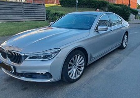BMW 740d xDrive -HUD-GSD-RFK-AHK-LED-NAVI-STANDH-ACC