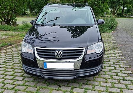 VW Touran Volkswagen 2.0 TDI DPF Trendline 7-Sitzer