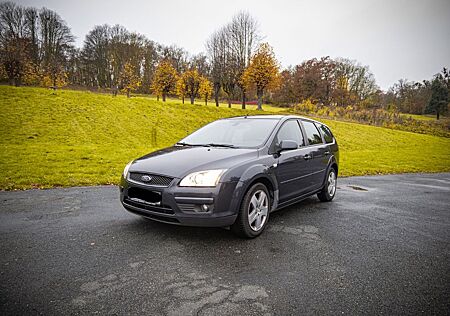 Ford Focus 2,0 Kombi Automatik, AK, Platzwunder