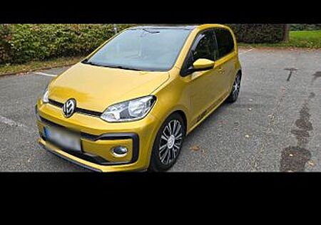 VW Up Volkswagen ! 1.0 TSI BlueMotion Technology ! beats ...