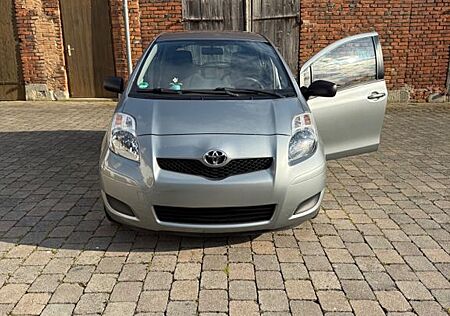 Toyota Yaris 1,0-l-VVT-i -