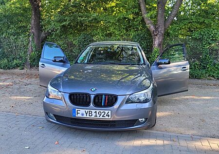 BMW 523i A -