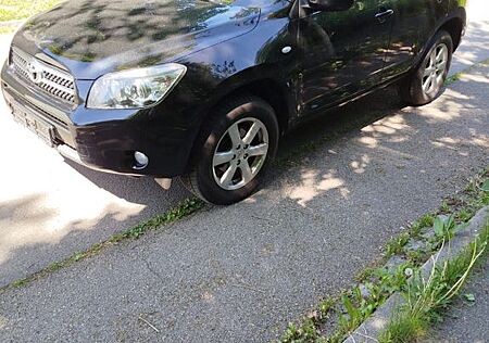 Toyota RAV 4 2.0-l-VVT-i 4x4 Automatik -