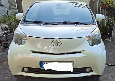 Toyota iQ + 1,0-l-VVT-i Multidrive +