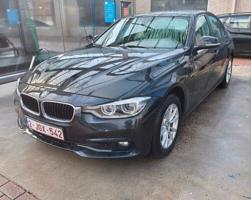 BMW 318i -