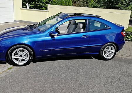 Mercedes-Benz C 220 C 220cdi AMG Vollausstattung