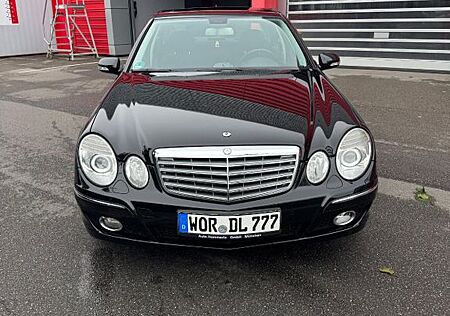 Mercedes-Benz 220