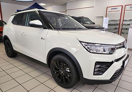 SsangYong Tivoli 1.5 2WD Autom., BLACKLINE