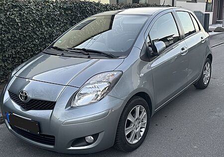 Toyota Yaris 1,33-l-Dual-VVT-i Life AHK Klima