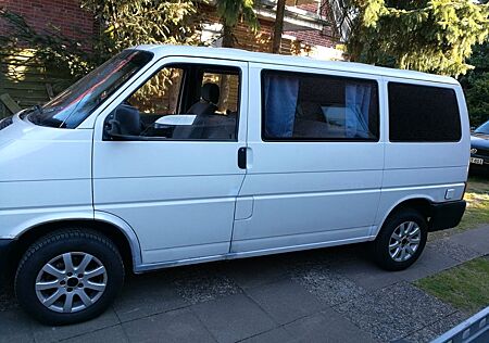 VW T4 Caravelle Volkswagen 2,5-l-Diesel TDI 65kW Standard