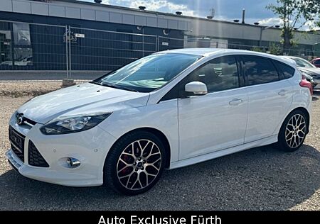 Ford Focus Lim. Titanium*Navi*PDC*SHZ*Klima*