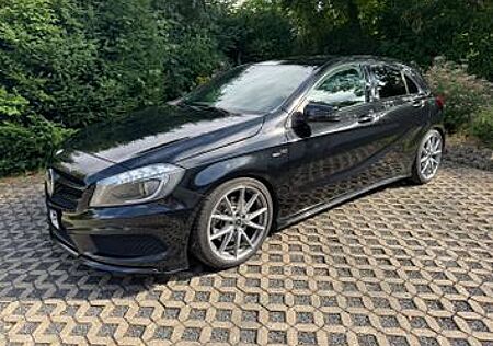 Mercedes-Benz A 250 4MATIC AMG Line DCT / Harman Kardon
