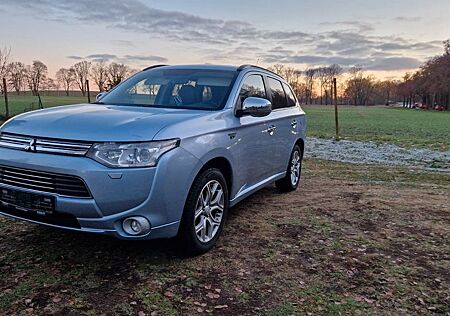 Mitsubishi Outlander PHEV Instyle 4WD