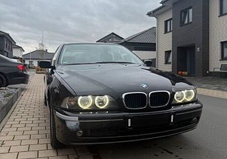 BMW 520i