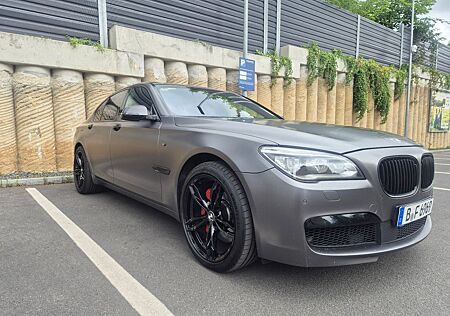 BMW 750d xDrive - VOLLE TOP Ausstattung gepflegt
