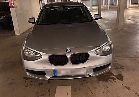 BMW 116d Sport Line Sport Line Sehr gepflegt