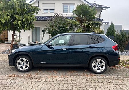 BMW X1 xDrive18d Sport Line Aut Scheckheft Pano AHK