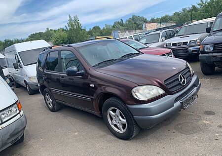 Mercedes-Benz ML 270 CDI 4X4 AC