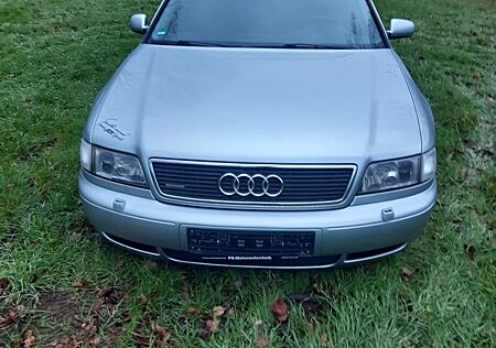Audi A8 4.2 quattro tiptronic -