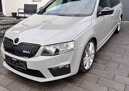 Skoda Octavia 2.0 TDI DSG RS Combi Stahlgrau