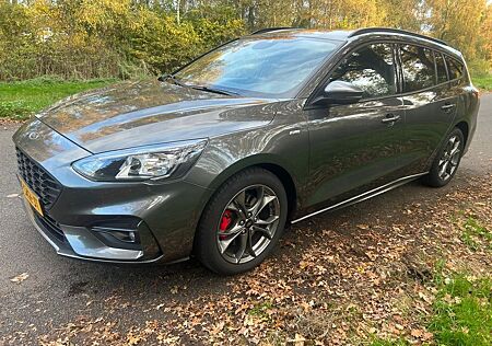 Ford Focus Wagon 1.5 EcoBlue ST Line X Business