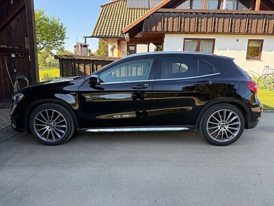 Mercedes-Benz GLA 200 AMG Line | 360° Kamera | K
