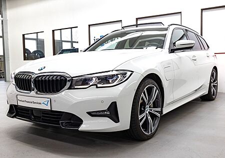 BMW 330e Touring Sport Line Laser HUD Pano AHK H&K