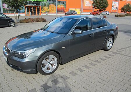 BMW 523i A -