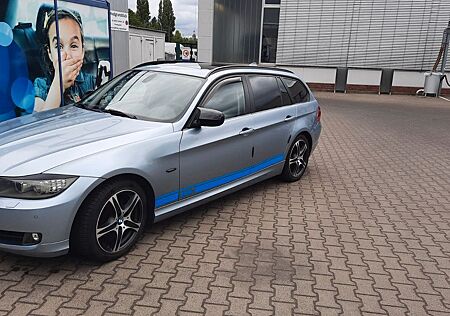 BMW 318i Touring -