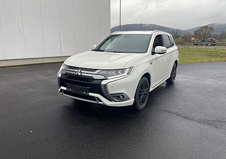 Mitsubishi Outlander 2.4 MIVEC PLUG-IN HYBRID 4WD Top