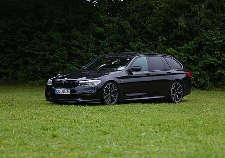 BMW 540i xDrive Touring, M-Paket, B&W, Pano, HeadUp