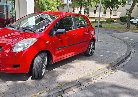 Toyota Yaris 1,0-l-VVT-i -