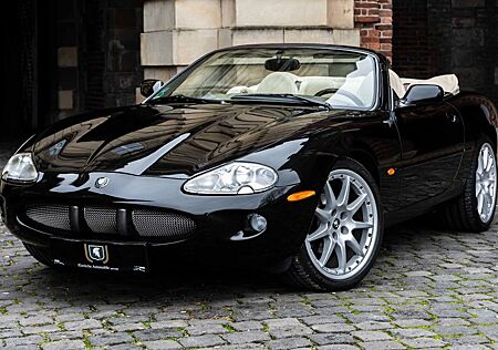 Jaguar XK8 Cabriolet/Dt./Erstlack/Sammlerstück