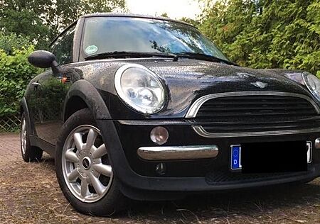 Mini ONE mit TÜV bis 08/2026 + Sommer- & Winterreifen