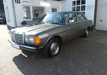 Mercedes-Benz 230 E, 3. Hd., Aut., Top Ausstattung