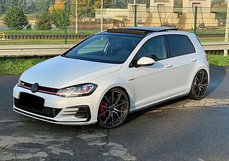 VW Golf Volkswagen GTI DSG Perfor*ACC*PANO*VIRTU*AHK*KLAPPEN