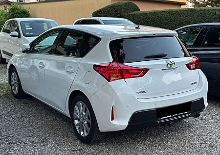 Toyota Auris Exec. 1,6-l-Valvematic Multi TÜV NEU!