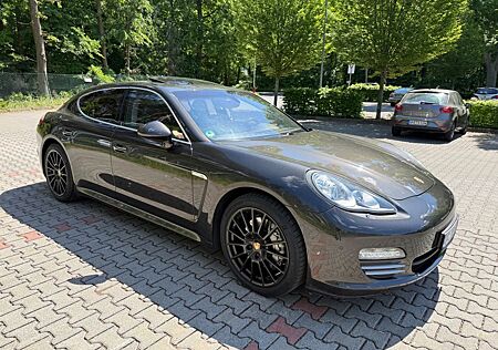 Porsche Panamera 4S S