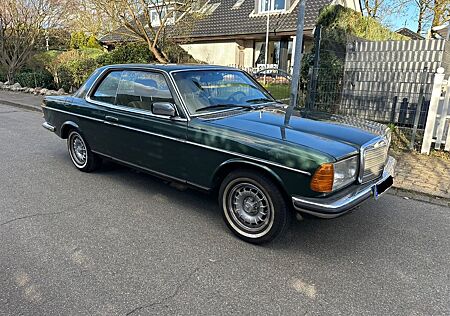 Mercedes-Benz 230 gebraucht kaufen Mercedes-Benz 230 230CE, W123/C123, Automatik, Oldtimer, TÜV 04/27