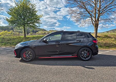 BMW 128ti M-Paket Panoramadach Harman 8fach bereift