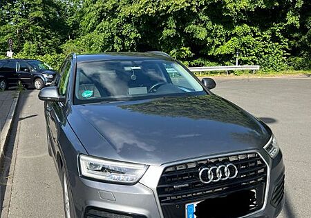 Audi Q3 2.0 TDI S tronic quattro - sline