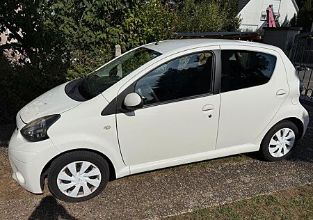 Toyota Aygo (X) Aygo (X) 1,0-l-VVT-i -